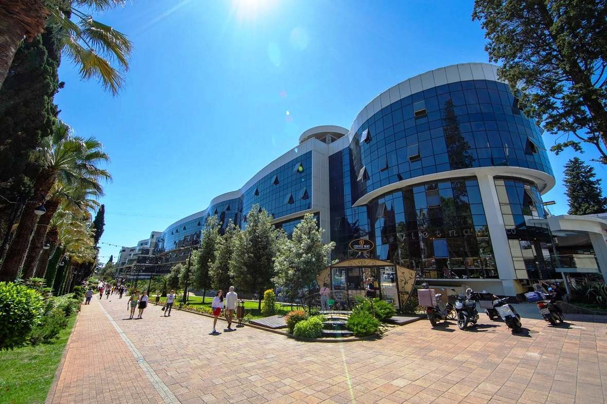 SALE OF PROFITABLE APARTMENTS IN THE APART-HOTEL "MIRROR" SOCHI, BUY AN APARTMENT IN THE HOTEL MIRROR IN SOCHI, SALE OF APARTMENTS ON NAVAGINSKAYA, BUY APARTMENTS IN THE CENTER OF SOCHI