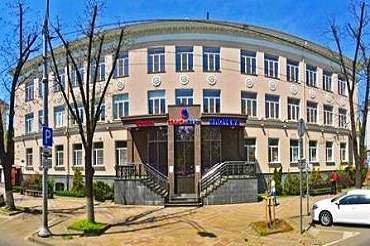 Продажа административно-офисное здание в центре Краснодара, фасад на ул. Красная