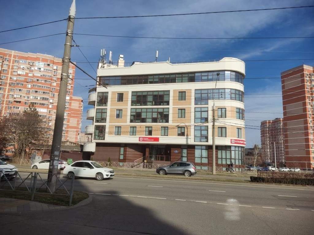 Продажа нового торгово офисного здания в центре Краснодара, Купить новое здание под гостиницу, отель, ресторан, магазин, медцентр в Краснодаре