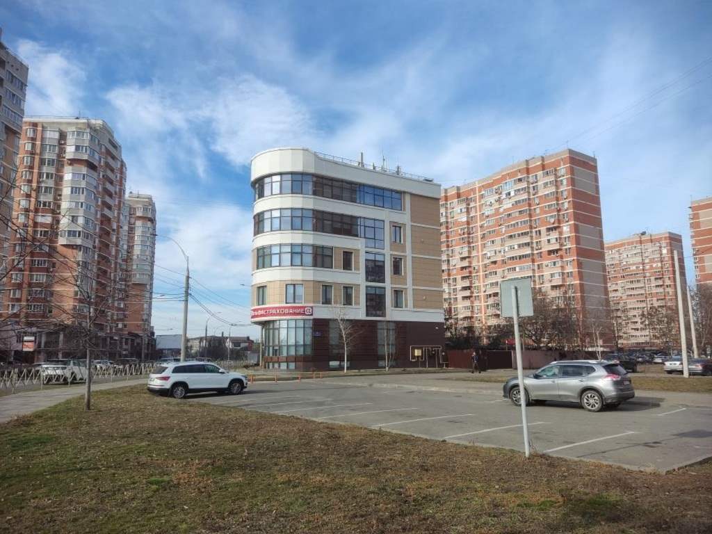 Продажа нового торгово офисного здания в центре Краснодара, Купить новое здание под гостиницу, отель, ресторан, магазин, медцентр в Краснодаре