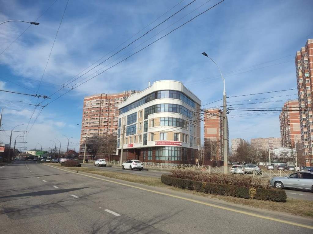 Продажа нового торгово офисного здания в центре Краснодара, Купить новое здание под гостиницу, отель, ресторан, магазин, медцентр в Краснодаре