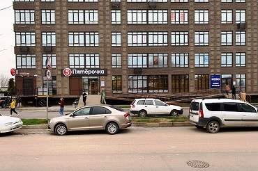Продается нежилое помещение на первом этаже жилого комплекса в районе ул. Дзержинского