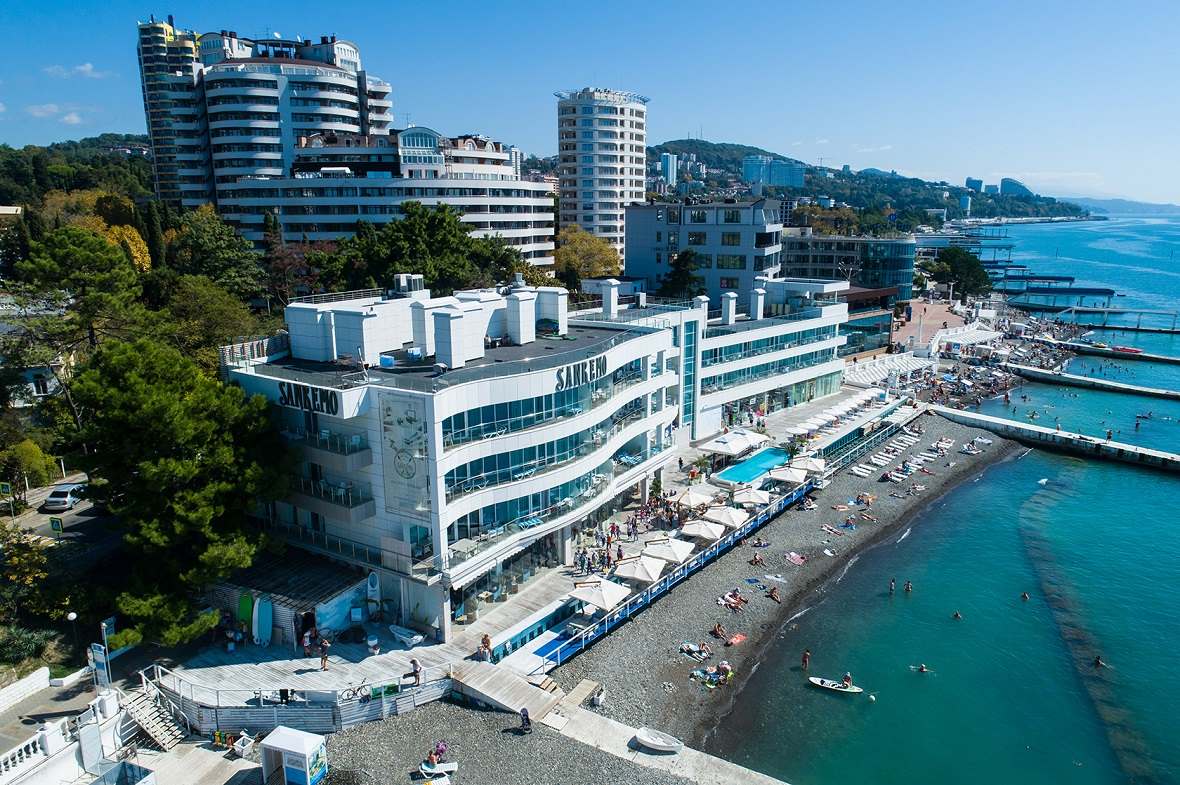 APARTMENT FOR SALE IN THE SANREMO HOTEL IN SOCHI, LUXURY APARTMENTS ON THE FIRST SEA LINE IN THE CENTER OF SOCHI HOTEL SANREMO