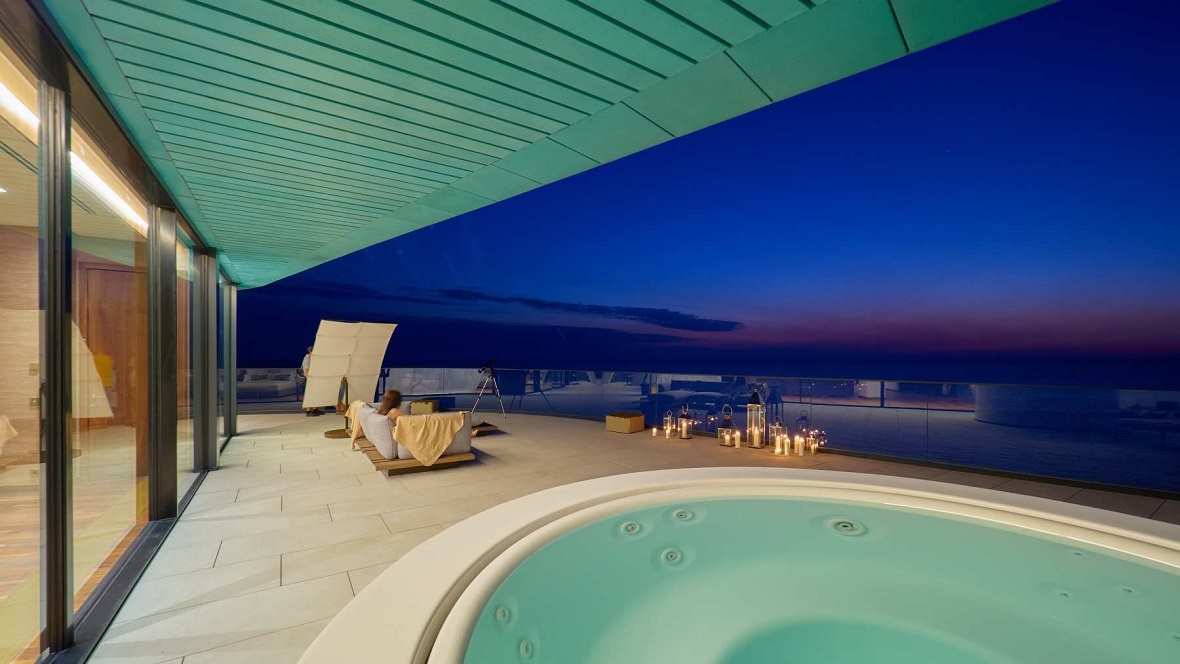 ������� ������������ DE LUXE � ���� � ���� �REEF RESIDENCE� ����, ������ ����������� DE LUXE � ��������� � ��� �������� � ����