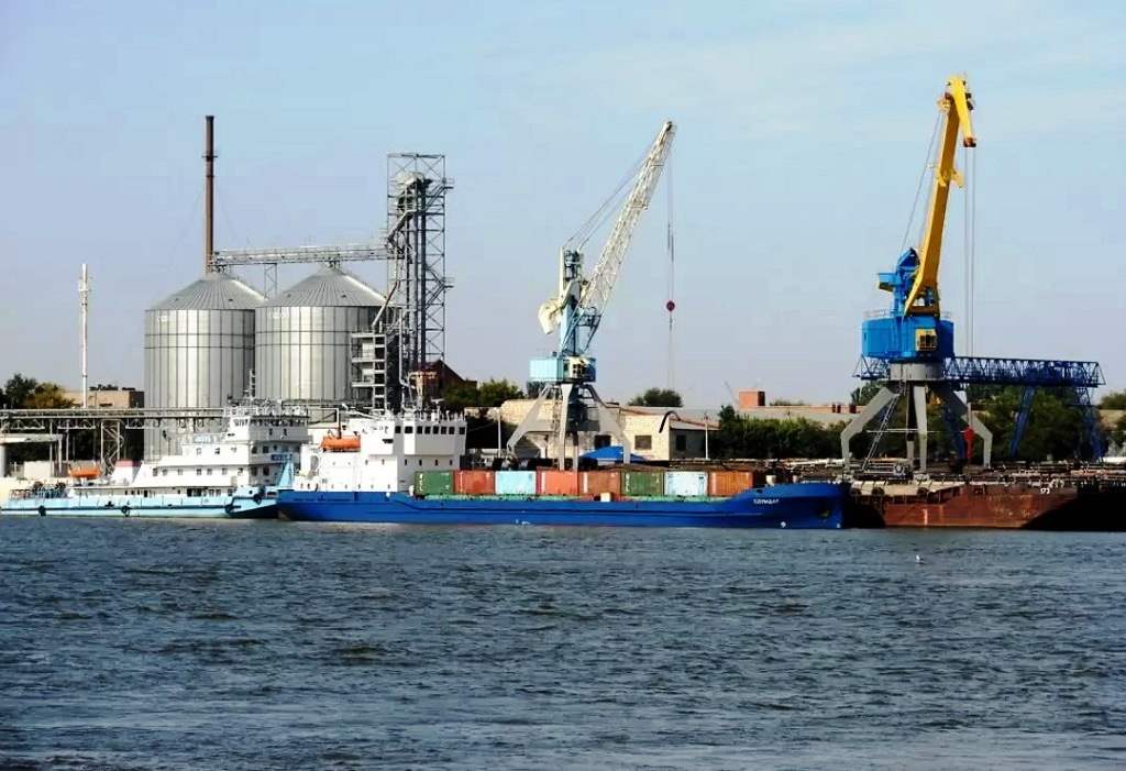 Продажа ГРУЗОВОЙ МОРСКОЙ ПОРТ на Волге г. Астрахань, купить Астраханский порт на Волге, продаются портовые территории, морские причальные стенки в Астрахани, купить бизнес действующий порт на Волге, Астрахань