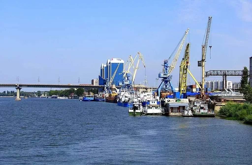 Продажа грузовых портов в Астрахани, продажа причальных стенок в портах Астрахани, портовые контейнерные терминалы, припортовые складские комплексы, порты, портовые территории для перевалки зерна, генеральных грузов в портах на юге России